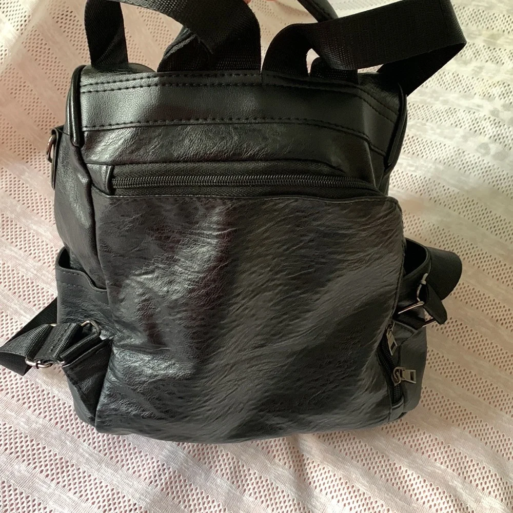 Backpack - Picture 2 of 5